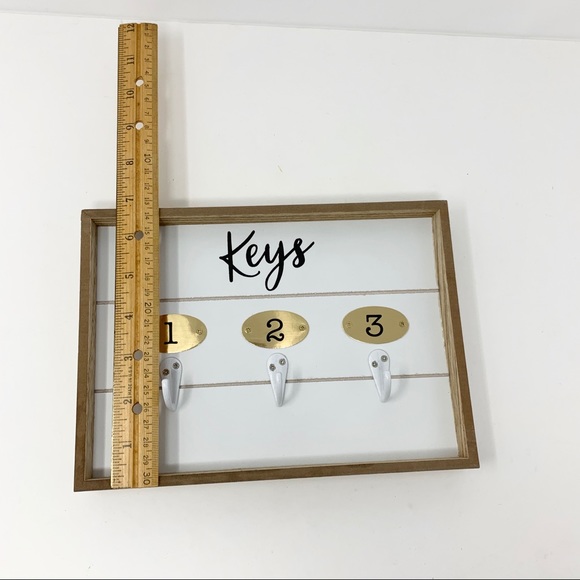 Crafty wooden shadow box key holder / rack / hooks - Picture 3 of 7